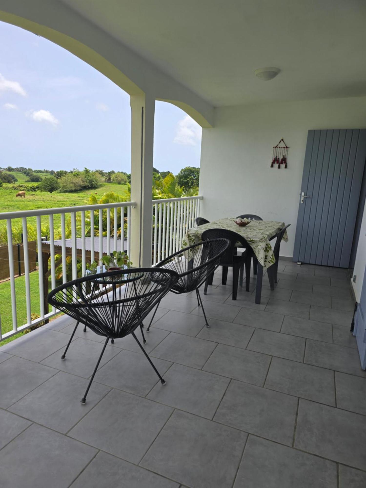 Maison Laurencia - Appartement De L'Etage Sainte-Anne  Exterior photo